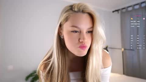 Aurora online show from December 20, 10:11 am