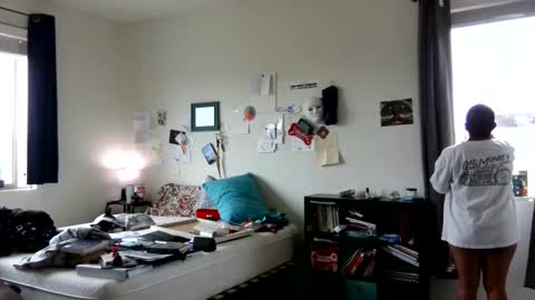 Emms online show from February 17, 6:28 pm