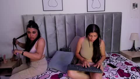 Snapshot of emmy_turnner chatting on February 1, 3:18 pm Emily Laila online show from February 1, 3:18 pm