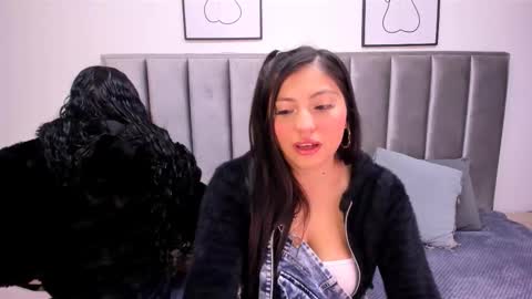 Snapshot of emmy_turnner chatting on September 18, 12:09 pm Emily Laila online show from September 18, 12:09 pm
