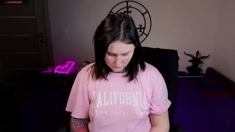 Emmy Bright     50  online show from December 22, 2:40 am