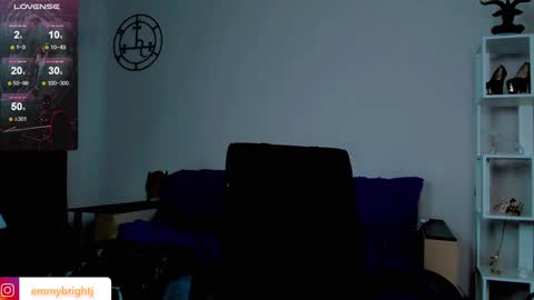 Snapshot of emmybrightj_ chatting on January 30, 3:11 am Emmy Bright     50  online show from January 30, 3:11 am