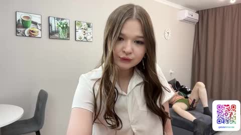 Emily online show from March 1, 5:17 pm