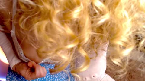 Enchanti online show from January 31, 5:53 pm