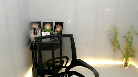 enchantress_mia03 online show from July 10, 9:03 am
