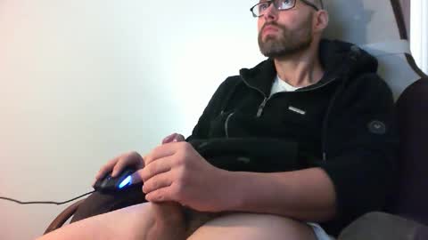 Snapshot of endearment115 chatting on December 7, 1:57 pm endearment115 online show from December 7, 1:57 pm