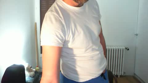 Snapshot of endearment115 chatting on January 6, 2:36 pm endearment115 online show from January 6, 2:36 pm