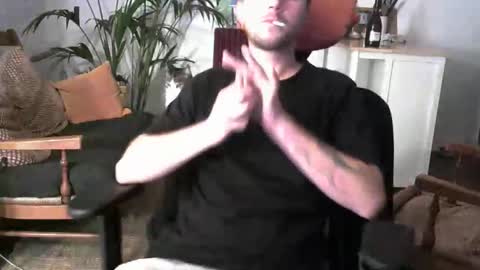 3from Desire online show from December 21, 10:05 pm