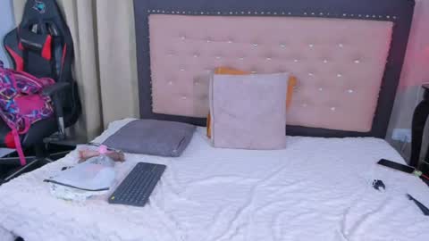 engel_queen_ online show from July 9, 3:10 am