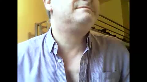 Snapshot of englishguysurrey chatting on February 23, 3:40 pm englishguysurrey online show from February 23, 3:40 pm