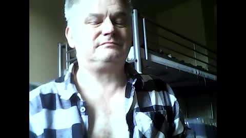 Snapshot of englishguysurrey chatting on October 24, 11:00 am englishguysurrey online show from October 24, 11:00 am