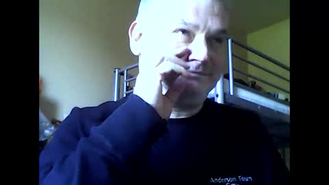 Snapshot of englishguysurrey chatting on September 24, 9:05 am englishguysurrey online show from September 24, 9:05 am