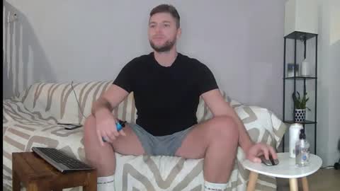 Snapshot of englishladxxx chatting on December 2, 1:51 am Englishladxxx online show from December 2, 1:51 am