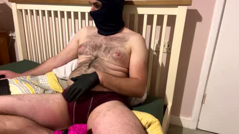 englishshyguyuk online show from December 5, 7:33 pm