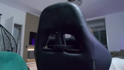 Erik online show from March 18, 9:31 pm