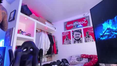 Tht BOSS Eren online show from November 9, 12:25 am