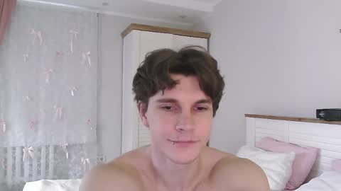 Eric Crush online show from April 17, 4:04 am