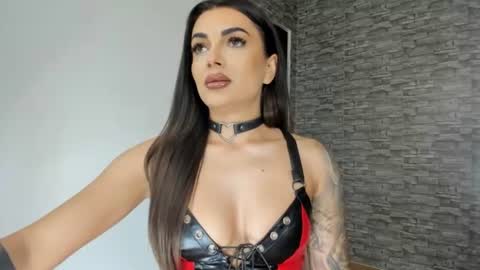 Riaaa online show from June 17, 6:02 pm