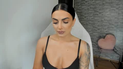 Riaaa online show from June 22, 6:59 pm