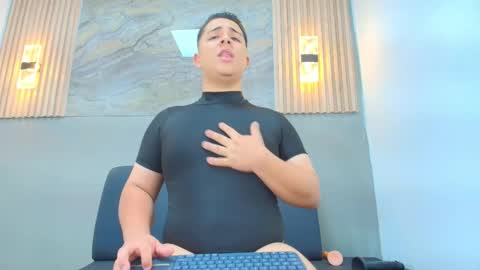 Erick online show from February 17, 7:35 pm