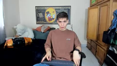 erick_de_rossee online show from April 13, 6:23 pm