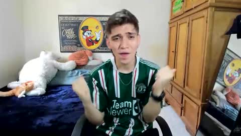 erick_de_rossee online show from April 18, 7:07 pm