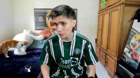 erick_de_rossee online show from April 18, 6:54 pm