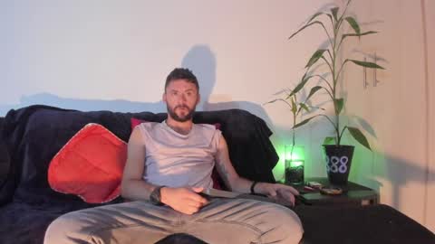erickpritz_xh online show from May 12, 2:42 am