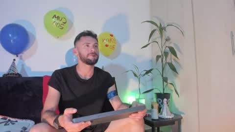 erickpritz_xh online show from April 30, 5:01 am