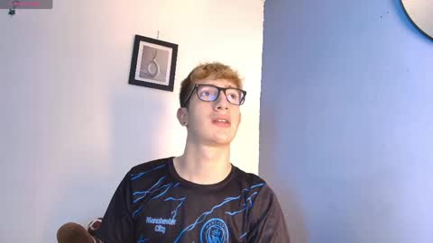 I am Erik online show from May 1, 8:58 pm
