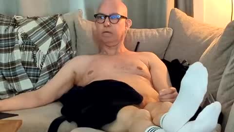 Erik Norwegian online show from April 9, 7:58 am