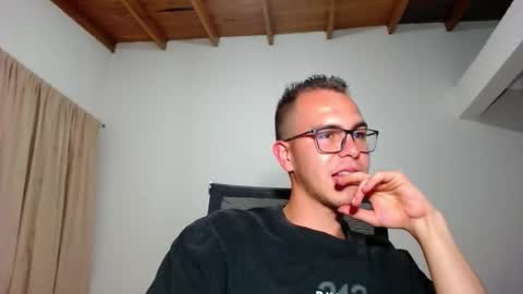 Erik rodriguez online show from September 14, 11:39 pm