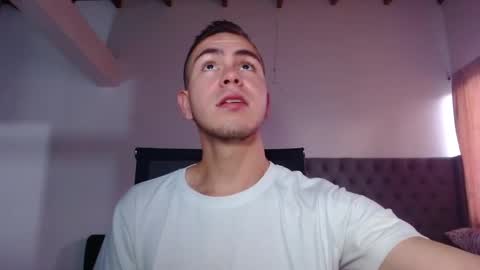 Erik rodriguez online show from December 21, 11:27 am