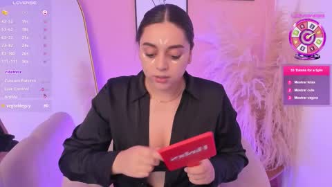 Snapshot of erika_mendez1 chatting on October 8, 7:20 pm Erika Mendez online show from October 8, 7:20 pm