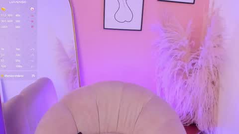 Snapshot of erika_mendez1 chatting on October 4, 8:39 pm Erika Mendez online show from October 4, 8:39 pm