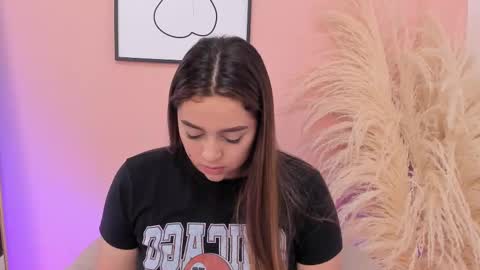 Snapshot of erika_mendez1 chatting on February 21, 7:10 pm Erika Mendez online show from February 21, 7:10 pm