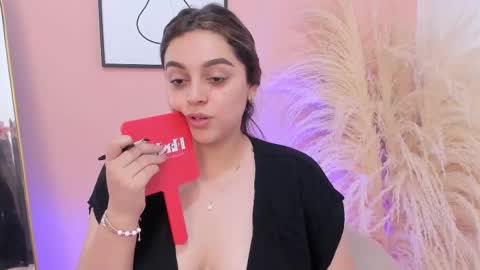 Snapshot of erika_mendez1 chatting on February 17, 6:39 pm Erika Mendez online show from February 17, 6:39 pm