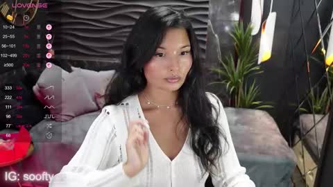 Snapshot of erika_soft chatting on October 22, 1:35 pm Erika online show from October 22, 1:35 pm