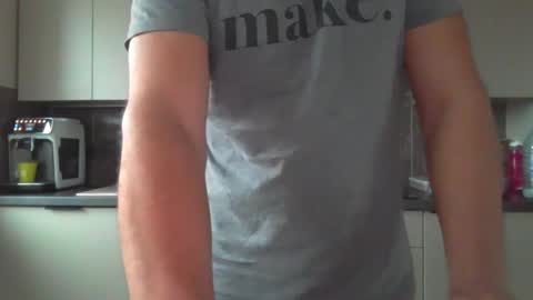 Snapshot of erikanoz chatting on December 30, 8:43 am boyohboy online show from December 30, 8:43 am