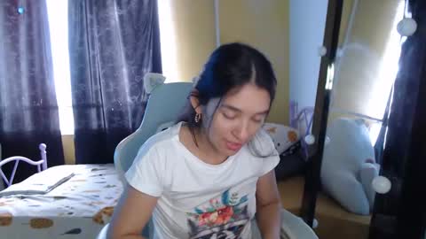 Snapshot of erina_1 chatting on September 8, 5:23 pm erina_1 online show from September 8, 5:23 pm