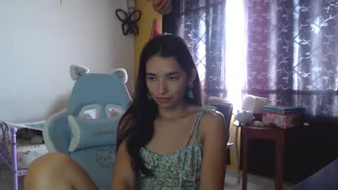 Snapshot of erina_1 chatting on January 15, 3:50 pm erina_1 online show from January 15, 3:50 pm