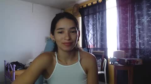 Snapshot of erina_1 chatting on February 2, 3:39 pm erina_1 online show from February 2, 3:39 pm