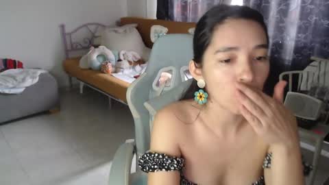 erina_1 online show from June 7, 6:24 pm