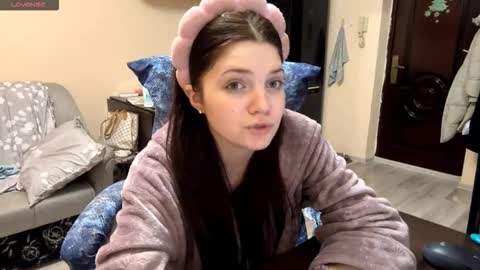 Elizabeth online show from February 1, 3:36 am