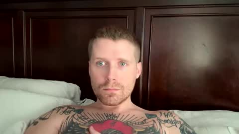 eriwat713 online show from March 1, 4:33 pm