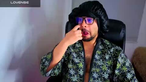 ernesto rodriguez 82 online show from February 13, 11:02 am