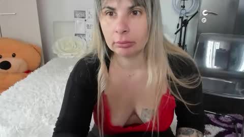 eroticsensualkitty4u online show from November 17, 11:13 am