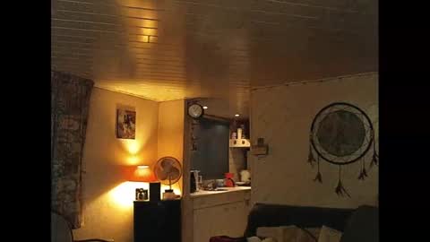 Erwins room welcome sound on online show from February 7, 9:58 pm