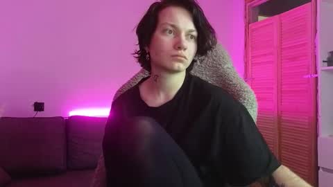 esajukyy online show from January 5, 5:27 pm