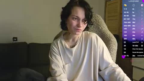 esajukyy online show from March 22, 2:54 pm